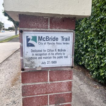 McBride Trail - You can either start this way or end through this side. - Hiking Near Me - Rolling Hills Estates, California McBride Trail - You can either start this way or end through this side. - Hiking Near Me - Rolling Hills Estates, California