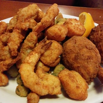 Edgewater Restaurant - Seafood platter - New American Near Me - Edgewater, Maryland Edgewater Restaurant - Seafood platter - New American Near Me - Edgewater, Maryland