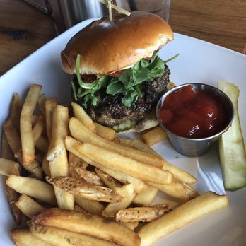matchbox - Bistro burger no cheese - New American Near Me - Ashburn, Virginia