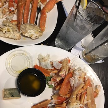 The Lighthouse Restaurant & Dock Bar - Bars Near Me - Solomons, Maryland
