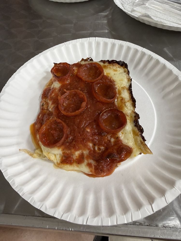 Detroit Pizza Joint Logo