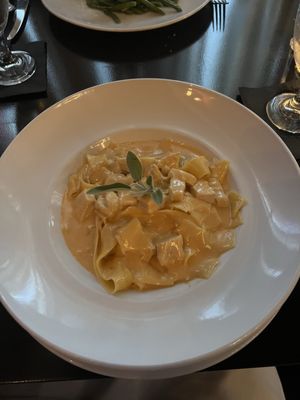 Caruso's by null