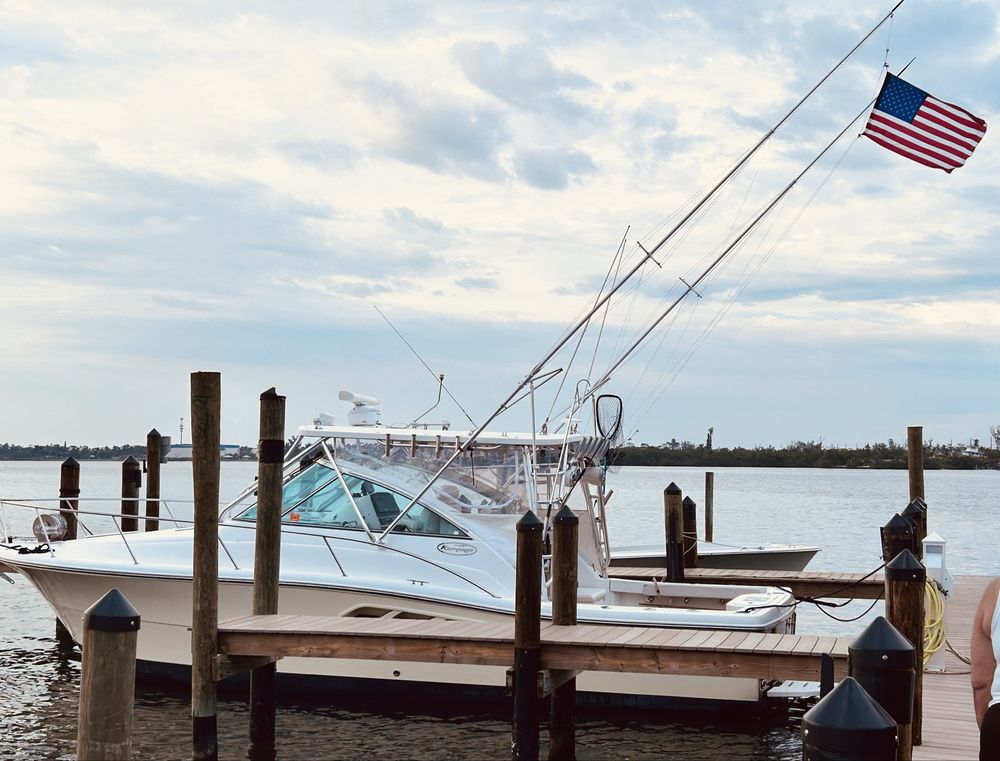 Mayhem Fishing Charters Logo