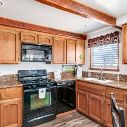 Squire Realty - $350K | 3bed 2 bath | 1176 f2 https://bit.ly/WL21554th