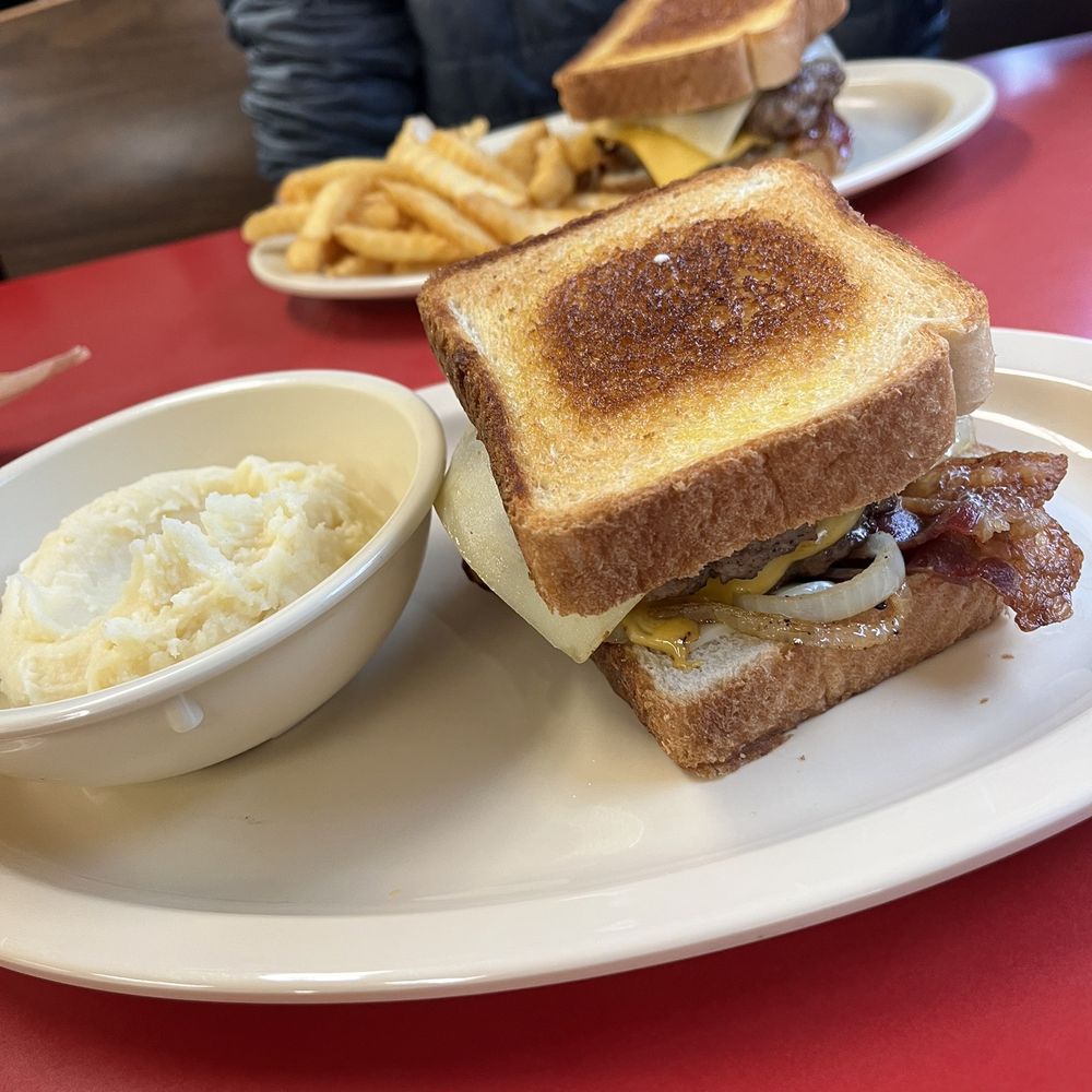 Cliffside Diner - Cliff side burger highly recommend - American Near Me - Frankfort, Kentucky Cliffside Diner - Cliff side burger highly recommend - American Near Me - Frankfort, Kentucky