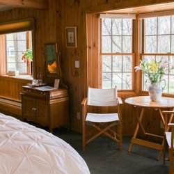 The Waterford Inne - The Painter, a large king size suite