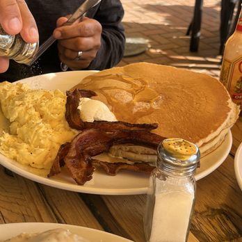 Putah Creek Cafe - Food - Breakfast & Brunch Near Me - Winters, California