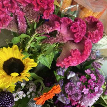 G & J Flower SA - Fresh beautiful flowers - Wholesale Stores Near Me - Santa Ana, California G & J Flower SA - Fresh beautiful flowers - Wholesale Stores Near Me - Santa Ana, California