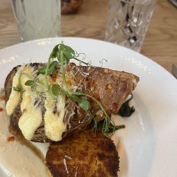 The Southern Gentleman - Gastropubs Near Me - Atlanta, Georgia