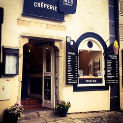 MLS Creperie - Cute exterior