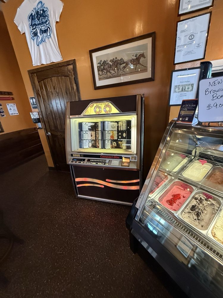 Joe Brett's Ice Cream Logo