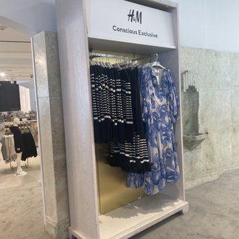 H&M - Women's Clothing Near Me - Miami Beach, Florida