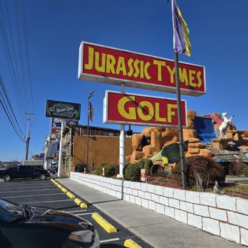 Fantasy Golf - Amusement Parks Near Me - Pigeon Forge, Tennessee
