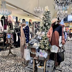 Ambiance -San Francisco - Ambiance boutique has nice apparel & accessories 12/21/23