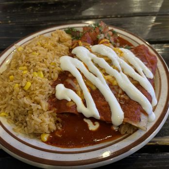 Bandits Bar And Grill - Chicken Enchiladas - Pubs Near Me - Troutdale, Oregon