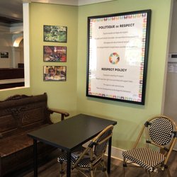 Le Dépot - Centre Communautaire d'Alimentation - As you enter you are greeted with the Depot's Respect Policy.