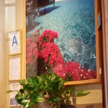 Islands Restaurant - Good rating A - Burgers Near Me - Burbank, California
