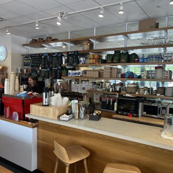 Kittie's Cakes - Service counter - Cupcakes Near Me - Bexley, Ohio