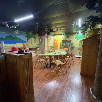 Polly's Pet Shop - Pet Stores Near Me - Universal City, Texas