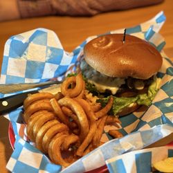 Food Factory - Sergeant Rock Burger with curly fries