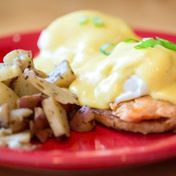 Devoted Kiss Cafe - Smoked Salmon Eggs Benedict - Breakfast & Brunch Near Me - Gig Harbor, Washington