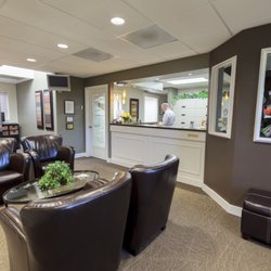 Drew Beaty, DDS - Comfortable patient waiting area.