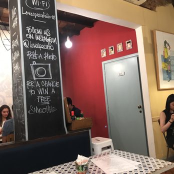 Le Vespe Cafe - Breakfast & Brunch Near Me - Florence, FI