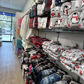 Gretchen's Hallmark Shop - Socks throws Sweaters - Gift Shops Near Me - Mount Pleasant, South Carolina
