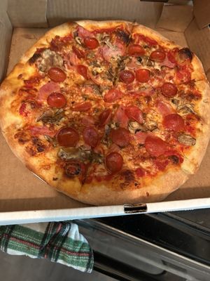 Metropolitan NY Pizza+Burgers+Cocktails by null Metropolitan NY Pizza+Burgers+Cocktails by null