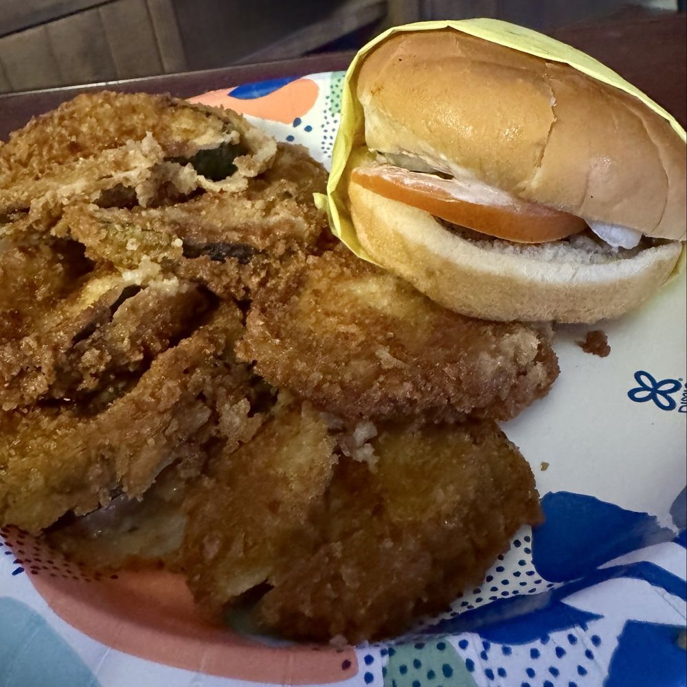 Bacon burger with fried zucchini Bacon burger with fried zucchini