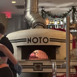 Noto - 1000 degree pizza oven
