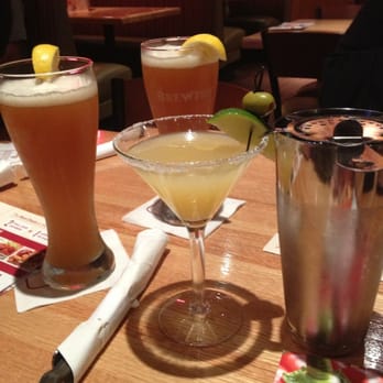 Applebee's Grill + Bar - Drinks! Happy hr! - American Near Me - Azusa, California