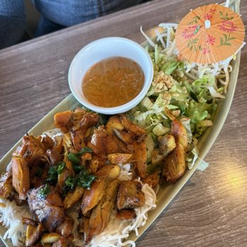 Bone & Broth - Chicken vermicelli noodles. - Vietnamese Near Me - Ontario, California Bone & Broth - Chicken vermicelli noodles. - Vietnamese Near Me - Ontario, California