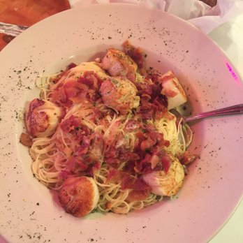 Islamorada Shrimp Shack - Scallops with bacon on linguine. Amazing!!!!!! You have to try it. - Seafood Near Me - Islamorada, Florida
