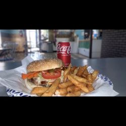 La Palma Food and Icecream - Burger meal