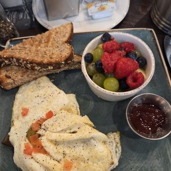 First Watch - Eggwhite omelet with veggies and side of fruit. - Breakfast & Brunch Near Me - Johnson City, Tennessee First Watch - Eggwhite omelet with veggies and side of fruit. - Breakfast & Brunch Near Me - Johnson City, Tennessee
