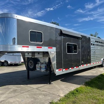 Gator Horse Trailers - Stock living quarters - Trailer Dealers Near Me - Ocala, Florida Gator Horse Trailers - Stock living quarters - Trailer Dealers Near Me - Ocala, Florida