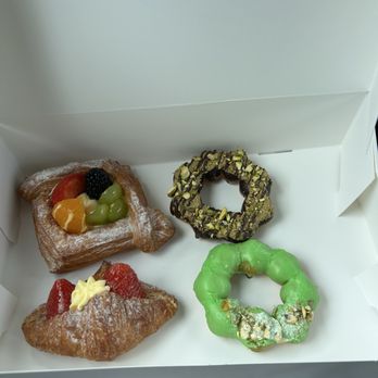 Paris Baguette - pistachio mochi donut, dubai chocolate mochi donut - Bakeries Near Me - Overland Park, Kansas Paris Baguette - pistachio mochi donut, dubai chocolate mochi donut - Bakeries Near Me - Overland Park, Kansas