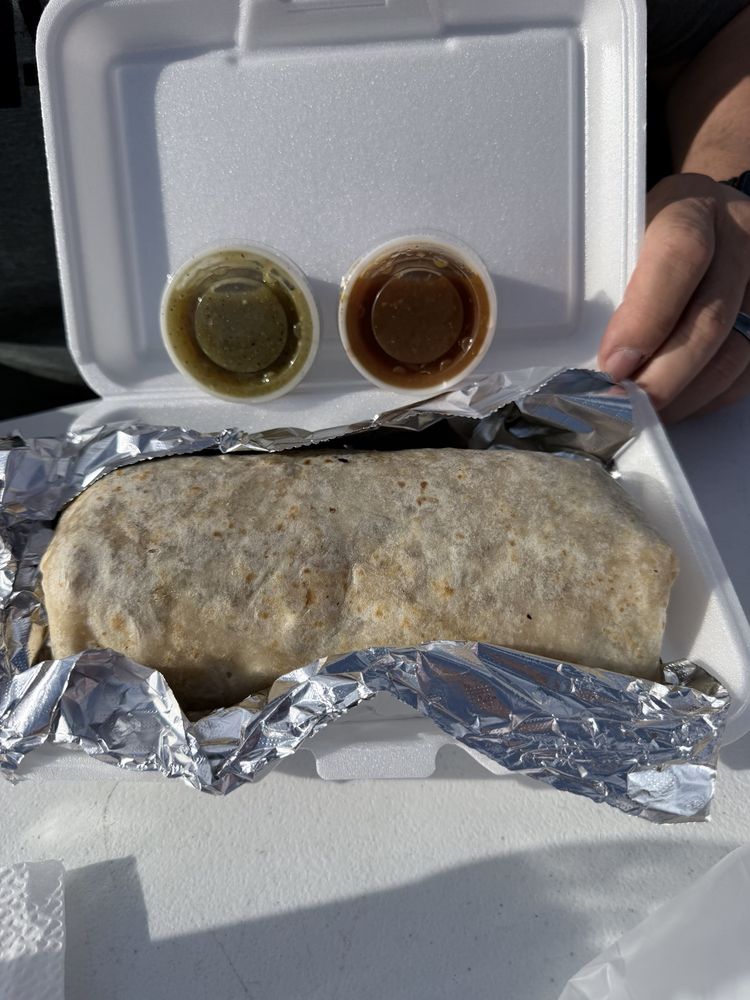 Food from Leslys Taco Trunk