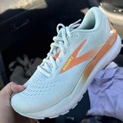 Lucky Road Run Shop - Brooks Ghost 16