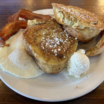 Kihei Caffe Lahaina - Cinnamon Roll Slam - Breakfast & Brunch Near Me - Lahaina, Hawaii Kihei Caffe Lahaina - Cinnamon Roll Slam - Breakfast & Brunch Near Me - Lahaina, Hawaii