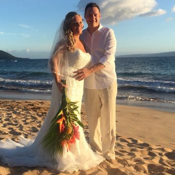 Affordable Barefoot Maui Wedding - Wedding Planning Near Me - Kihei, Hawaii Affordable Barefoot Maui Wedding - Wedding Planning Near Me - Kihei, Hawaii