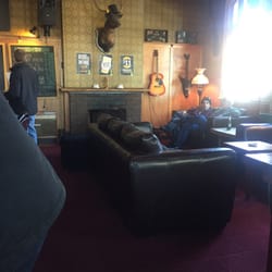 Charles Weston Hotel - Fireplace and deer on he wall