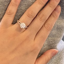 14k rose gold, pavé, floating split band, round cut