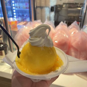Cotton & Snow - Mango with ice ceam - Shaved Ice Near Me - Nashville, Tennessee