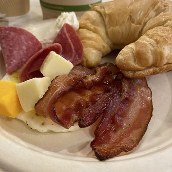 Bar Harbor Grand Hotel - Huge variety in the breakfast buffet - Hotels Near Me - Bar Harbor, Maine Bar Harbor Grand Hotel - Huge variety in the breakfast buffet - Hotels Near Me - Bar Harbor, Maine