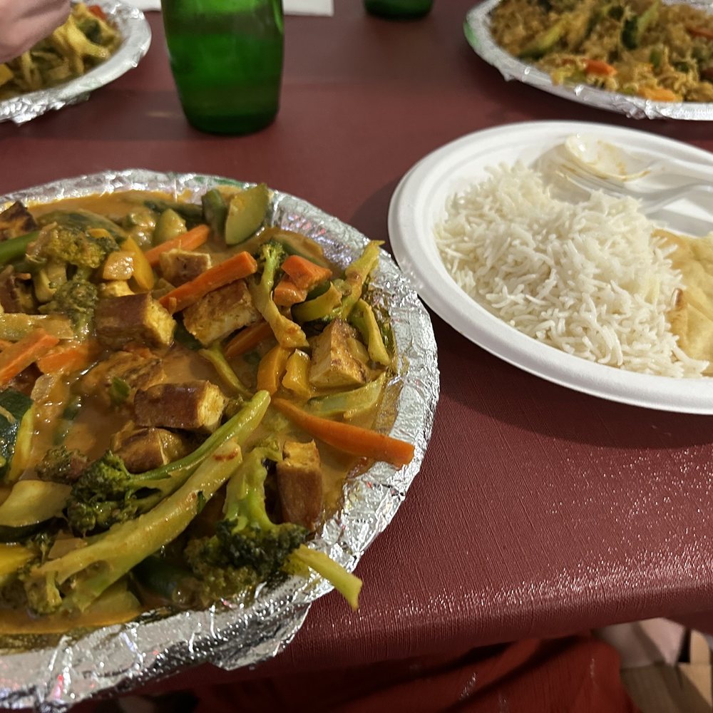 Lemongrass - Combo plate with tofu (including rice and naan), right side is fried rice with chicken, left side is rice noodles with chicken. - Organic Stores Near Me - Tucson, Arizona Lemongrass - Combo plate with tofu (including rice and naan), right side is fried rice with chicken, left side is rice noodles with chicken. - Organic Stores Near Me - Tucson, Arizona