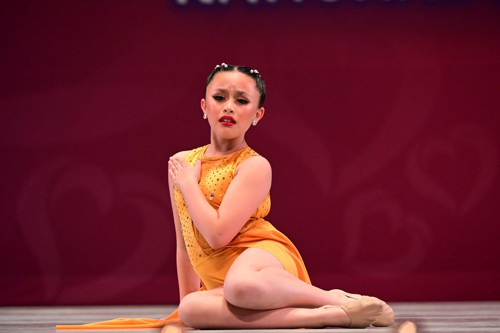 Elevé School Of Dance Logo