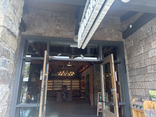 Old Mountain Wine Company by null