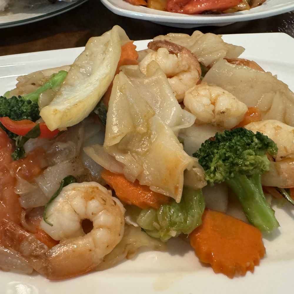 Chan Chao Thai Restaurant - Pad Kee Mao - Thai Near Me - Petaluma, California Chan Chao Thai Restaurant - Pad Kee Mao - Thai Near Me - Petaluma, California